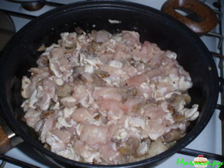 Жульен с грибами и курицей