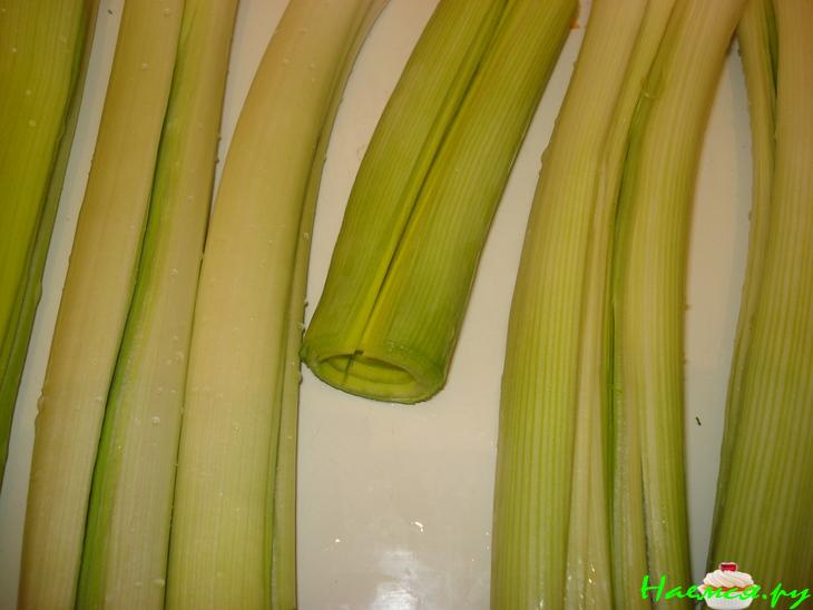 Прасопита /пирог с луком латук/