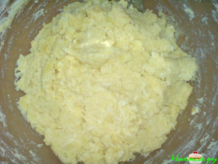 Картофельные котлеты под грибным соусом с брокколи Картофельные котлеты под грибным соусом с брокколи