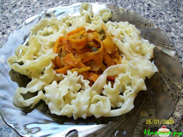 Спагетти-волна с овощами