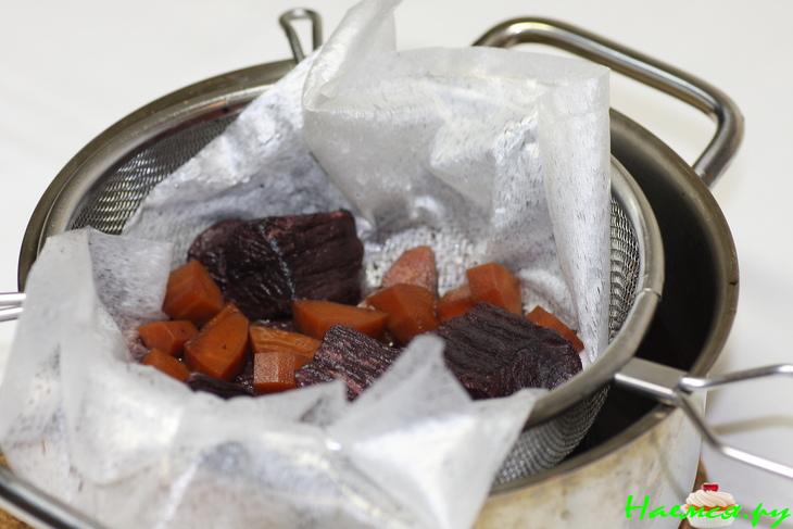 Борщъ изъ печеной свеклы съ виномъ