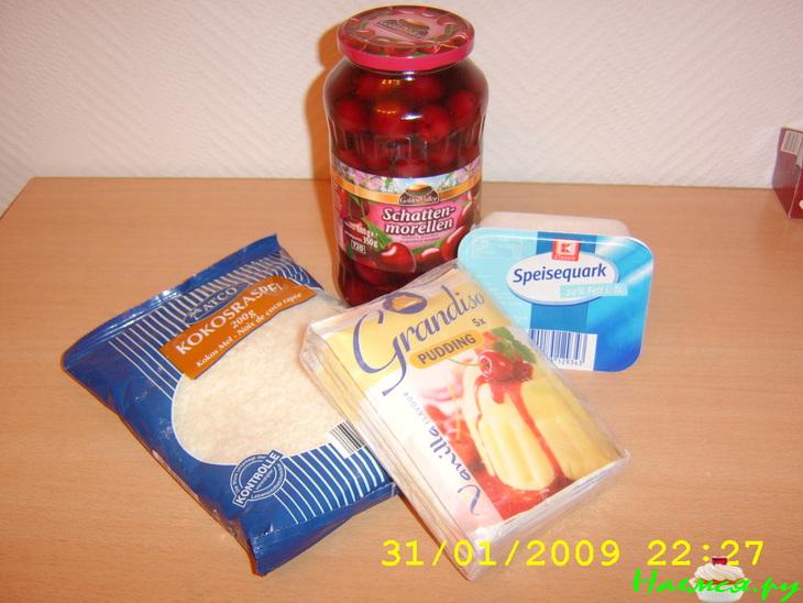 Пирог с вишнёво-пудинговой начинкой под штройзелем Пирог с вишнёво-пудинговой начинкой под штройзелем