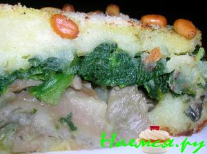 Картофельная запеканка с вешенками и шпинатом