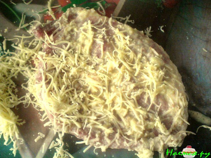 Свинина отбивная в сырном тулупе