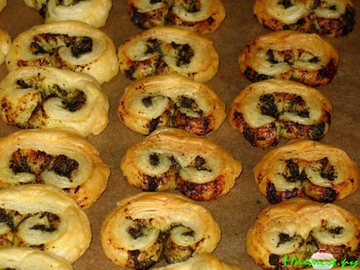 Тёплая закуска: "Свиные ушки" с песто