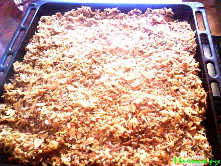 Карп "книжный" на подстилке из квашеной капусты