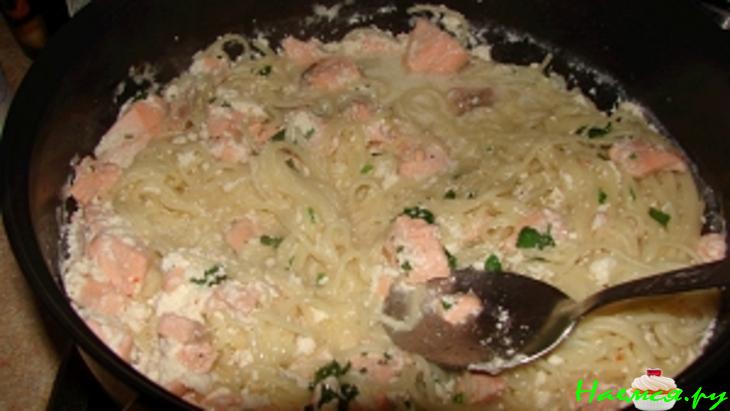 Спагетти с лососем