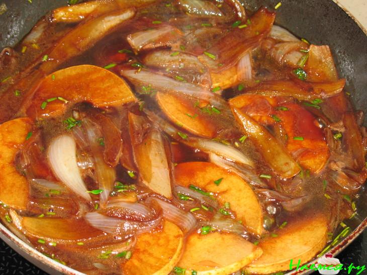 Груша с луком в красном вине Груша с луком в красном вине