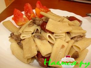 Макарошки с охотничьими колбасками и коньяком