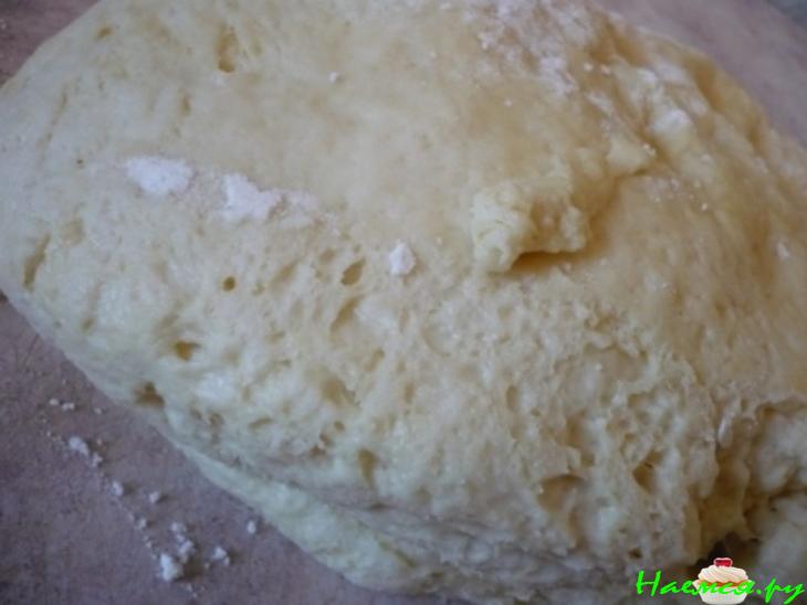 Дрожжевой пирог с яблоками под сметанной заливкой