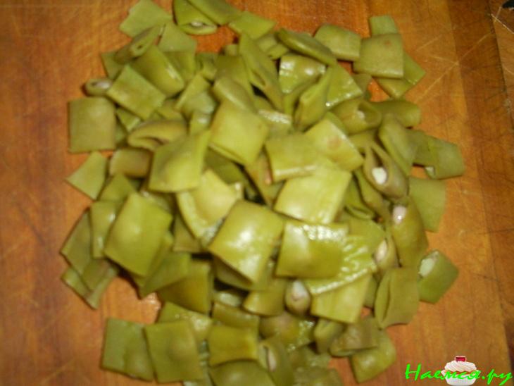 Салат из молодой стручковой фасоли с горбушей Салат из молодой стручковой фасоли с горбушей