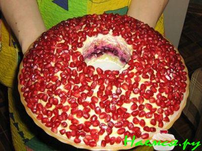 style='color: #3366ff;'>Салат 'Гранатовый браслет'