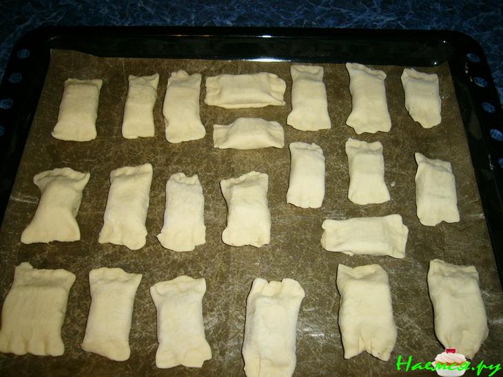 Слоенки с шоколадной начинкой