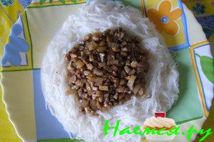 Рисовая лапша с шампиньонами не по-японски Рисовая лапша с шампиньонами не по-японски