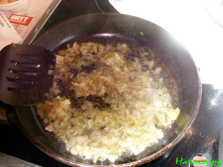 Супчик из маринованных огурчиков с гречневой крупой Супчик из маринованных огурчиков с гречневой крупой