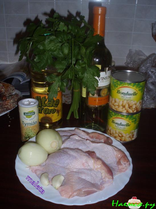 Курица с фасолями