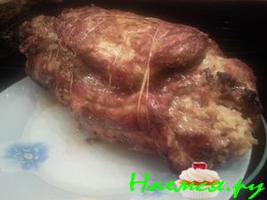 Праздничный мясной рулет