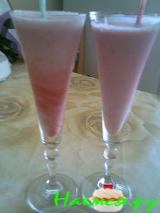 Клубничный коктейль 'Улыбка' Клубничный коктейль 'Улыбка'