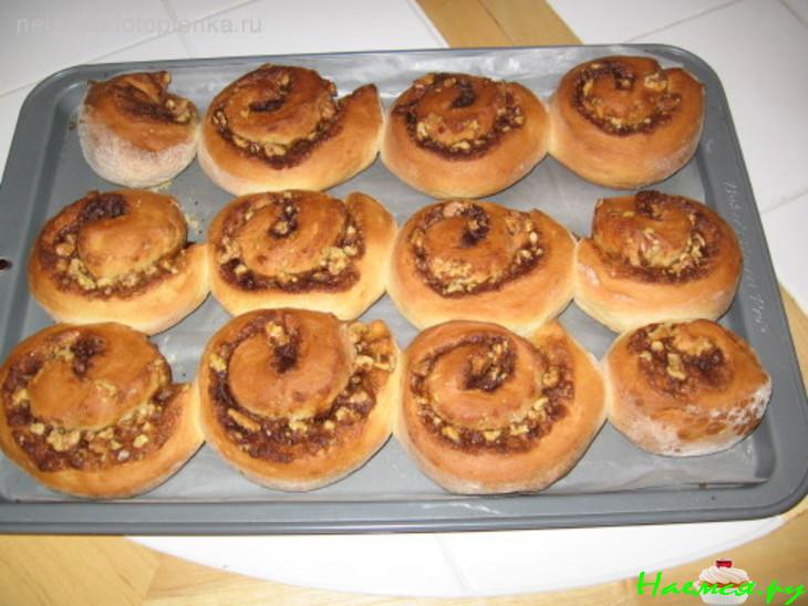 Роллы с корицей и орехами