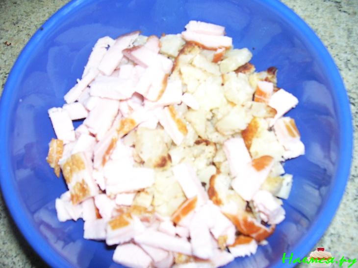 Салатик с омлетом и карбонадом