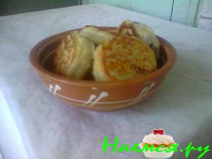 Картофельные зразы с редькой, клюквой и петрушкой