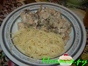 Куриное филе с грибами и корейкой