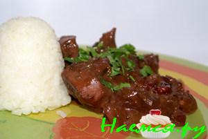 Телятина с вишней и розмарином в шоколадном соусе