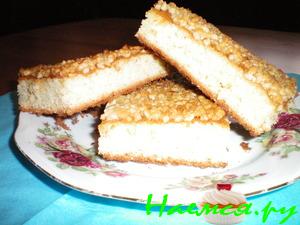 Карамельно-миндальный пирожок