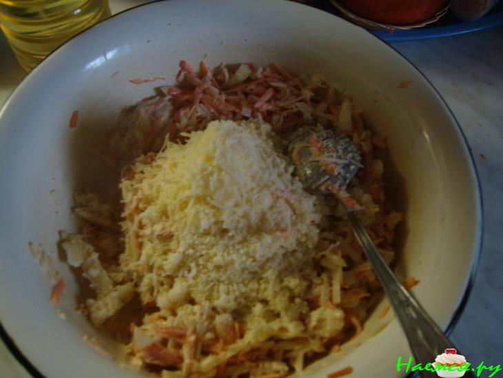 Рыба в кольчуге с салатом из овощей