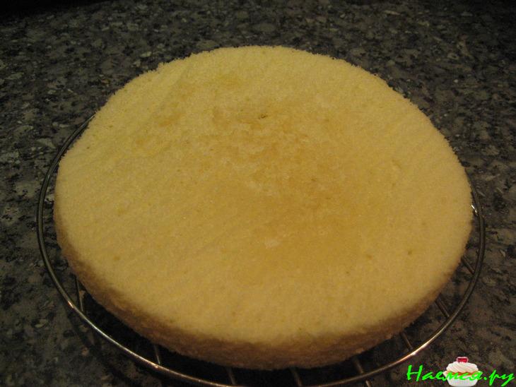 Торт бисквитный со смородиновым и банановым муссом "Наслаждение"