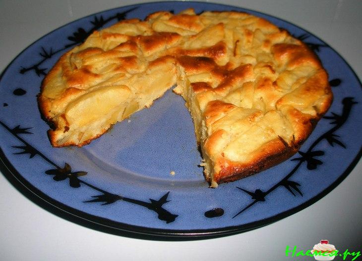 Шарлотка с яблоками и лимоном