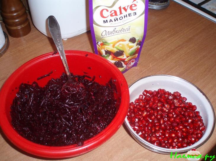 Гранатовый салат легкий