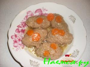 Куриные котлетки тушенные