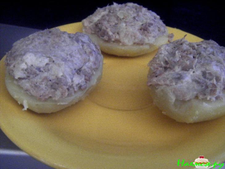Картофельные лодочки с мясом и грибами