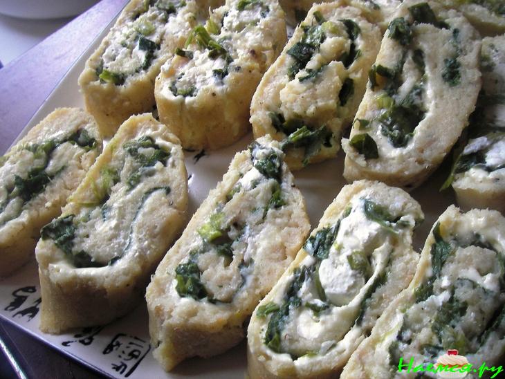 Рыбный рулет со шпинатом и зеленым луком Рыбный рулет со шпинатом и зеленым луком