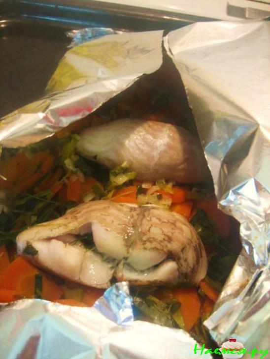 Запеченная камбала с овощами