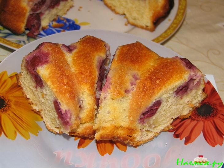 Кекс с вишнями