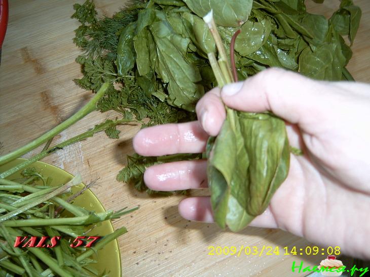 Зеленый борщ с телячьими хвостами