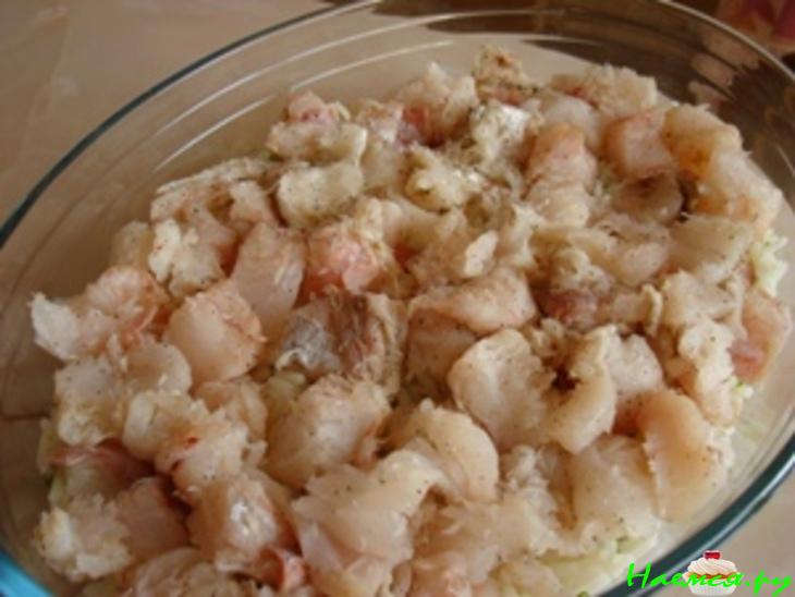 Запеканка с рыбой, кальмарами, овощами и рисом