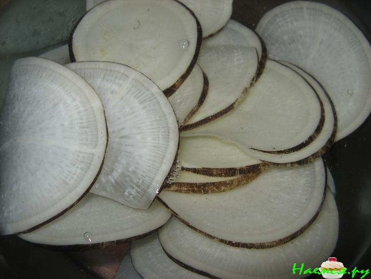 Цветы из черной редьки