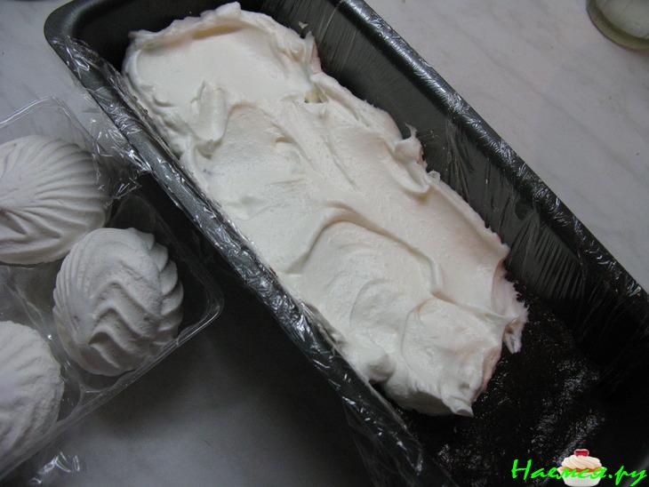 Шоколадное паве со взбитыми сливками, тоффи и зефиром