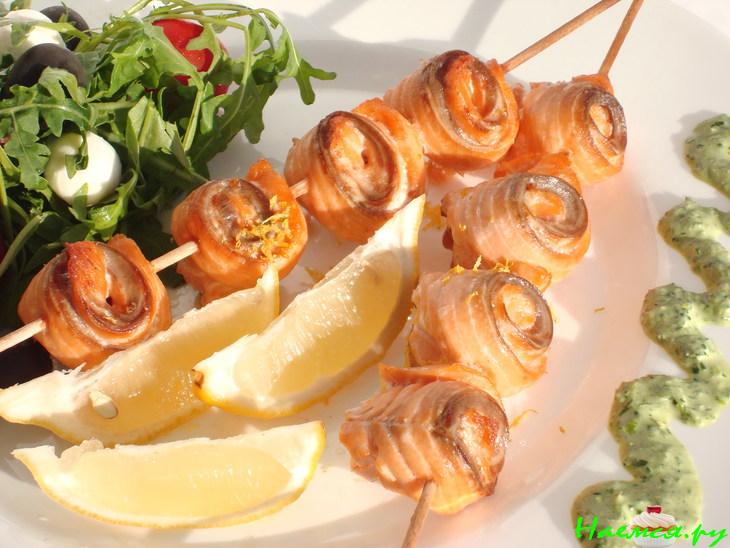 Шашлычки из форели с ароматом дыма