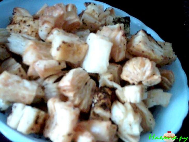 Сухарики с аджикой и приправкой