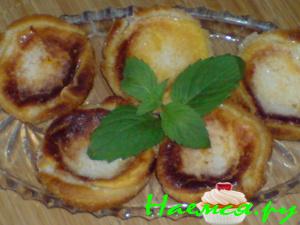 Корзинки из слоёного теста с яичным кремом