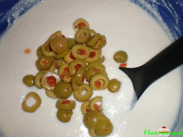 Хлеб с рикоттой и оливками