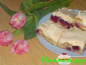 Яблочно-вишнёвый пирог под безе