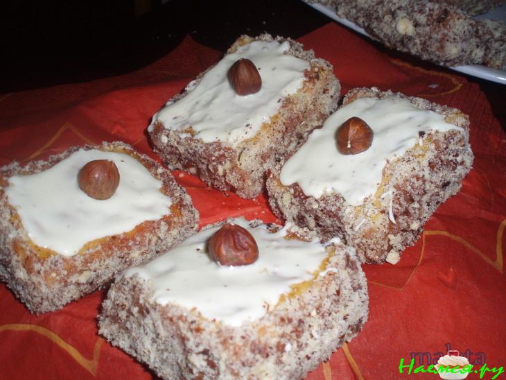 Лакомство из лесных орехов