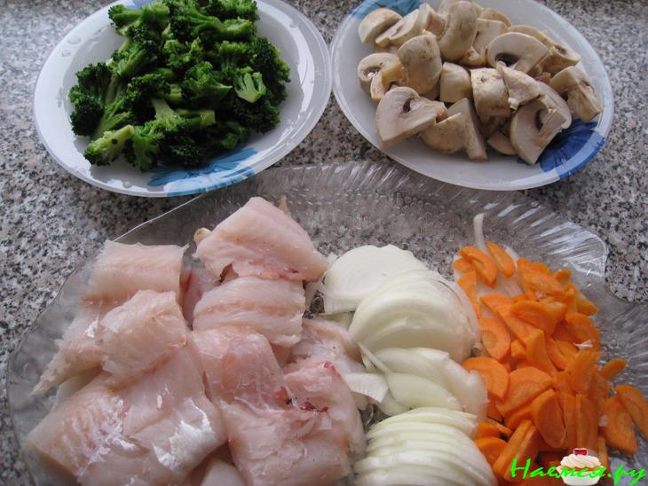 Рыбное рагу с брокколи и шампиньонами