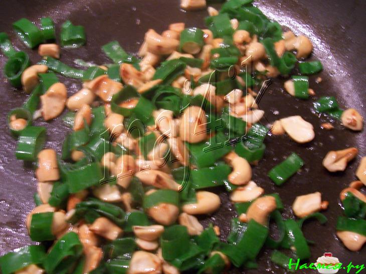 Нежный рис с орешками кешью