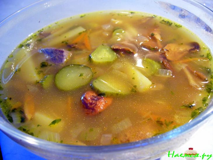 Рассольник с белыми грибами и печенью